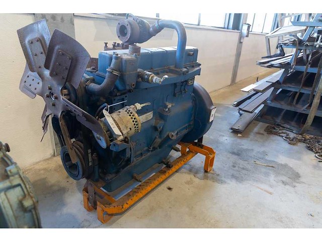 Allis chalmers 3500 dieselmotor - afbeelding 4 van  7