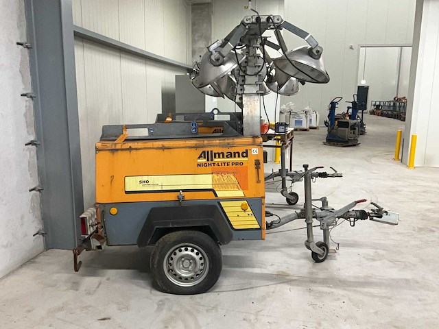 Allmand night-lite pro mobiele lichtmast - afbeelding 14 van  19