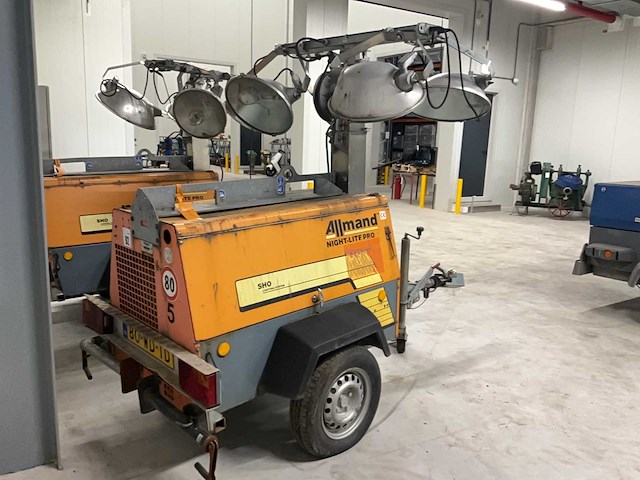 Allmand night-lite pro mobiele lichtmast - afbeelding 15 van  19