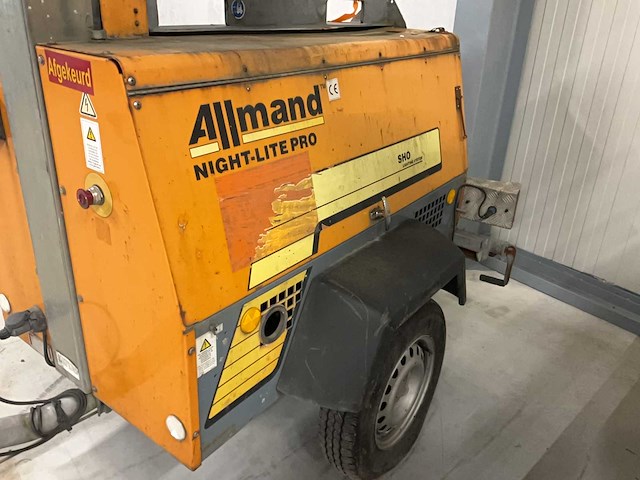 Allmand night-lite pro mobiele lichtmast - afbeelding 16 van  19