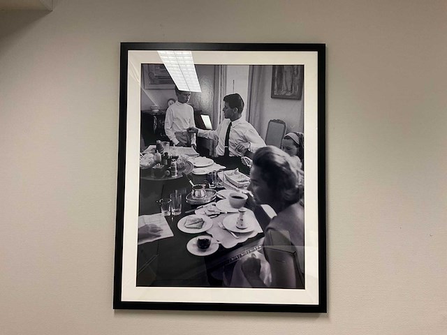 Allposters j.f. kennedy ingelijste zwart-wit foto (20x) - afbeelding 17 van  20