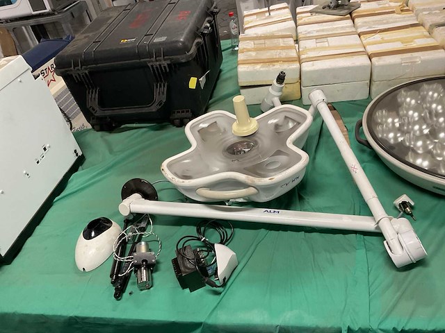 Alm axcel examination light - afbeelding 1 van  5