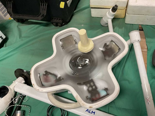 Alm axcel examination light - afbeelding 2 van  5
