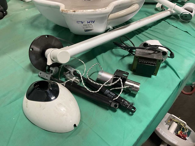 Alm axcel examination light - afbeelding 4 van  5