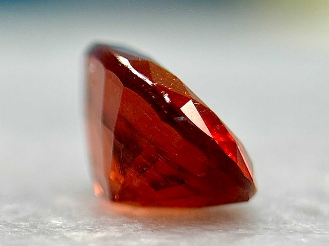 Almandien 3.83 carat natuurlijke almandien - afbeelding 3 van  5