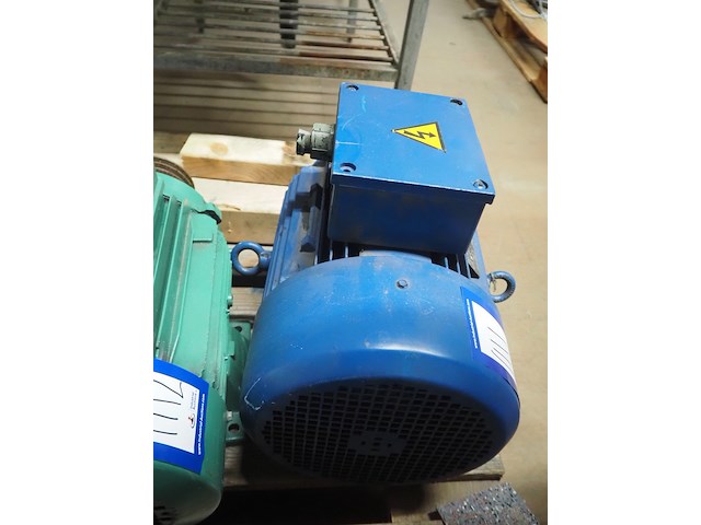 Alpak - afbeelding 3 van  6