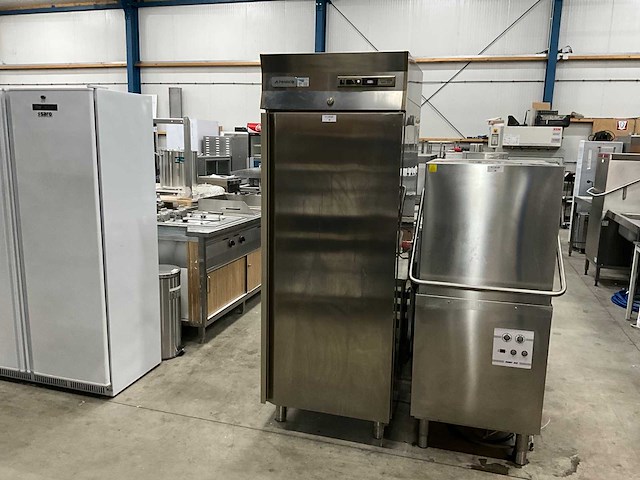 Alpeninox emvp 600 rvs koelkast - afbeelding 1 van  9