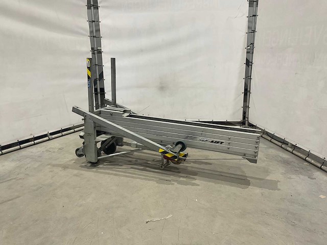 Alplift - 1999 - lm 750 - materiaallift - afbeelding 6 van  6