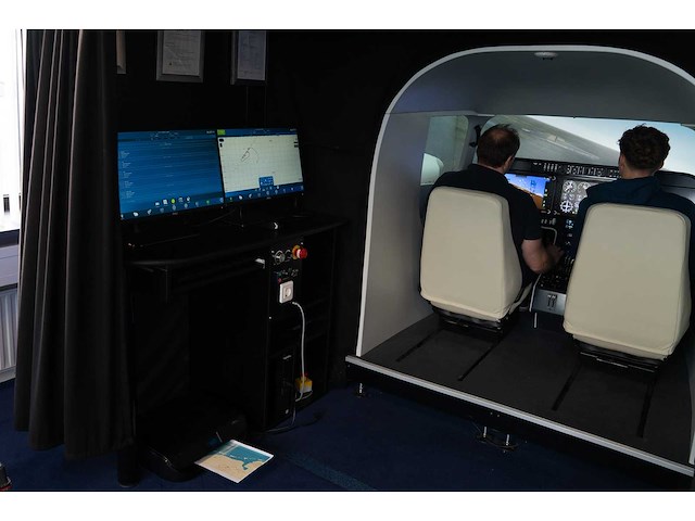 Alsim al250 certified flight training device (easa fnpt ii) / flight simulator - afbeelding 23 van  52
