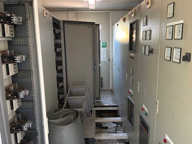 Alstom ttg-3520-6 dubbele 3-fase transformator in zeecontainer - afbeelding 23 van  25