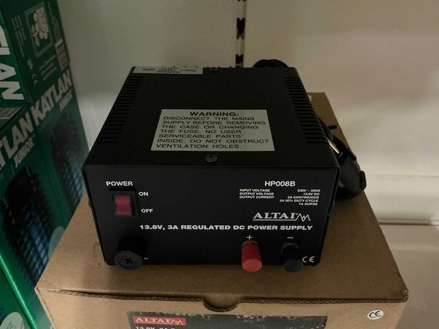 Altai hp008b 13.8v, 3a regulated dc power supply (7x) - afbeelding 1 van  2