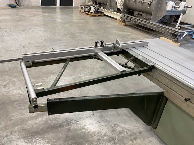 Altendorf f-45 formaatcirkelzaagmachine - afbeelding 12 van  15