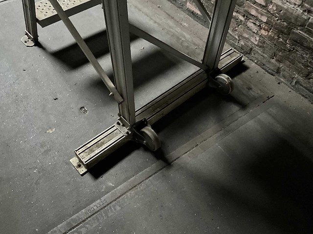 Altrex - bordestrap 4-trede v.v. leuning - afbeelding 3 van  6