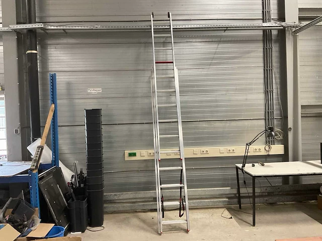 Altrex all round 3x10 opsteekladder - afbeelding 1 van  5
