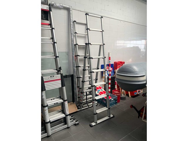 Altrex art. no. 60623 / 2.3 m telescoop reformladder - afbeelding 2 van  3