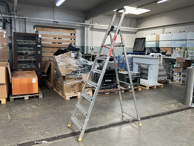 Altrex d807 trap - afbeelding 1 van  4