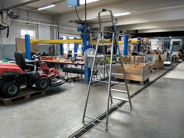 Altrex d807 trap - afbeelding 3 van  4