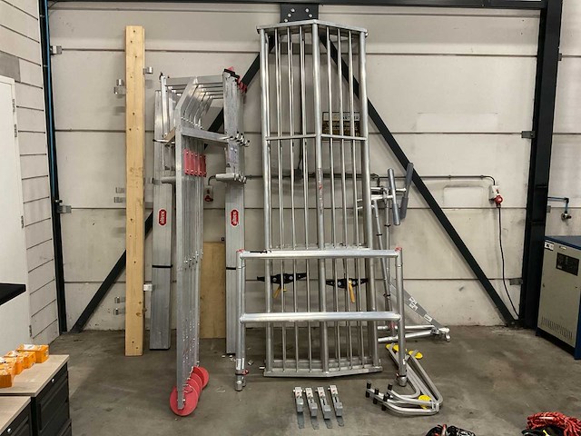 Altrex dakrandbeveiliging - afbeelding 1 van  13