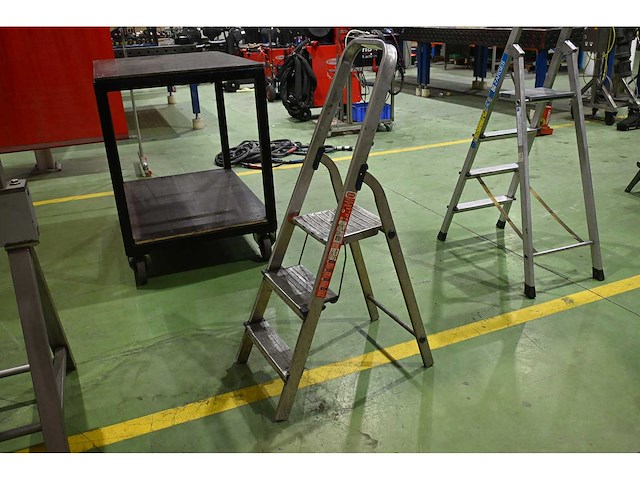 Altrex double decker d803 aluminium uitzettrap - afbeelding 1 van  3