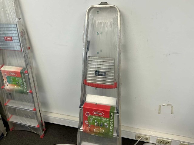 Altrex double decker huishoudtrap d 804 - afbeelding 1 van  4