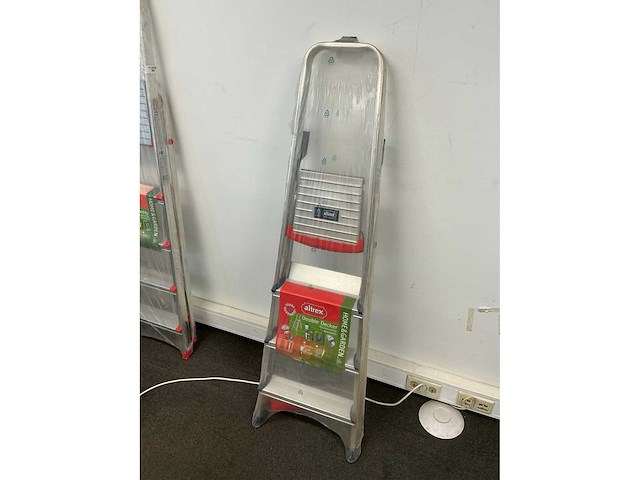 Altrex double decker huishoudtrap d 804 - afbeelding 2 van  4