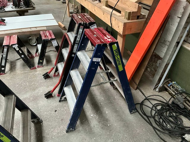 Altrex falco do4 uitzettrap (2x) - afbeelding 1 van  4