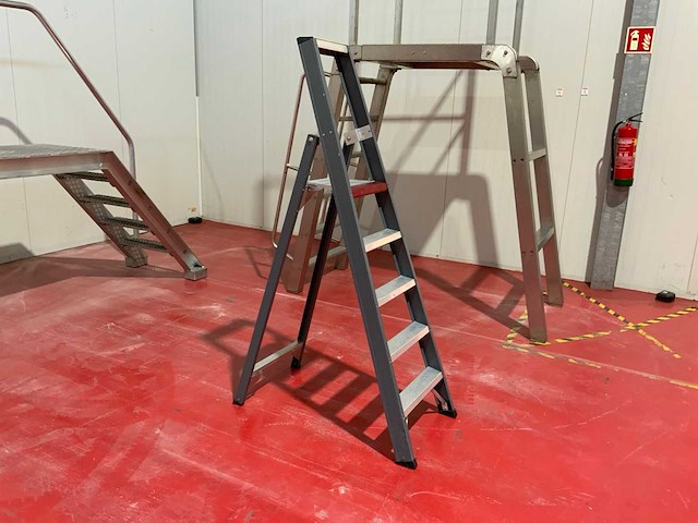 Altrex falcon 5 aluminium uitzettrap - afbeelding 3 van  5