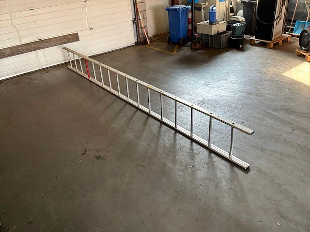 Altrex ladder - afbeelding 1 van  4