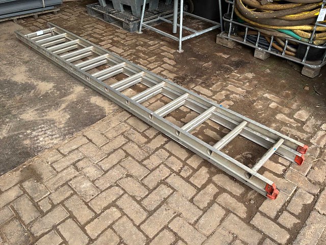 Altrex ladder - afbeelding 1 van  2