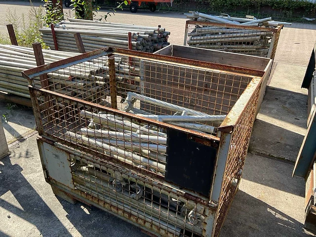 Altrex partij steigermateriaal - afbeelding 1 van  13