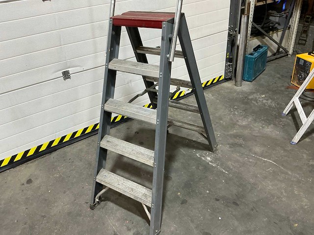 Altrex pro+ fdo 5 falcon werktrap - afbeelding 3 van  7