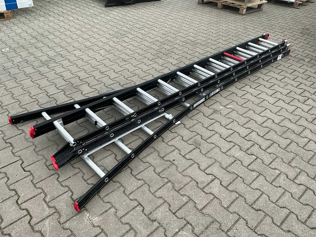 Altrex pro+ nevada 3 x 12 - nzr 3083 ladder - afbeelding 1 van  4