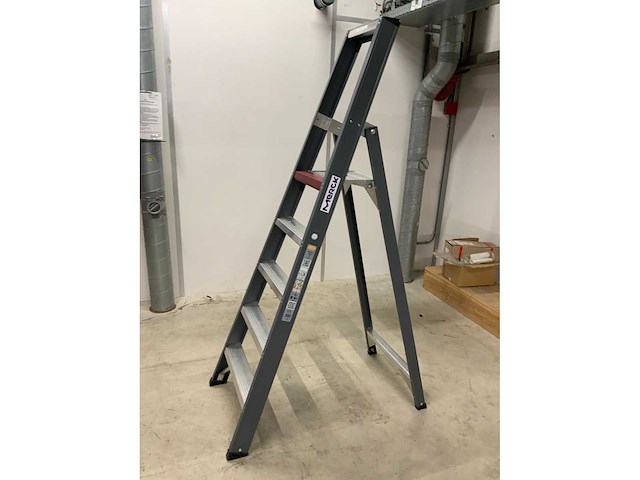 Altrex professional falco feo 5 aluminium uitzettrap - afbeelding 3 van  4