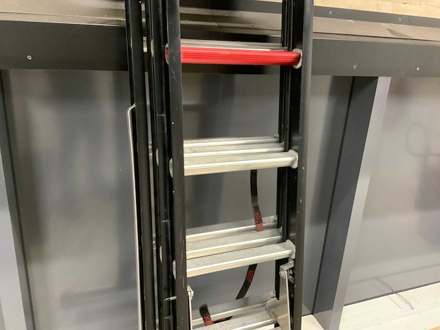 Altrex professional mounter zr 3055 3x8 3-delige ladder - afbeelding 7 van  8