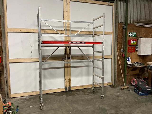 Altrex rs 44 power kamersteiger - afbeelding 1 van  4