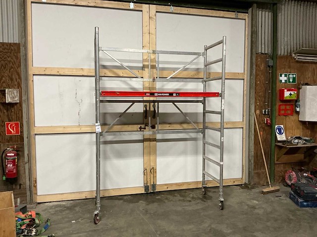 Altrex rs 44 power kamersteiger - afbeelding 1 van  4
