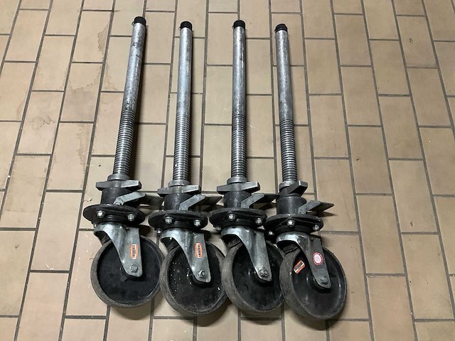 Altrex rs 5 steigerwiel geremd (4x) - afbeelding 1 van  2