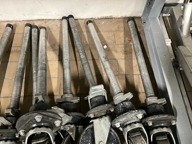 Altrex rs 5 steigerwiel geremd (9x) - afbeelding 4 van  5