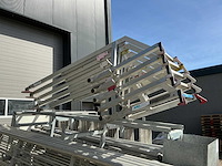 Altrex steigeraanhanger met asc steiger en aboma dakrandbeveiliging - afbeelding 2 van  15