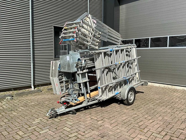 Altrex steigeraanhanger met asc steiger en aboma dakrandbeveiliging - afbeelding 9 van  15