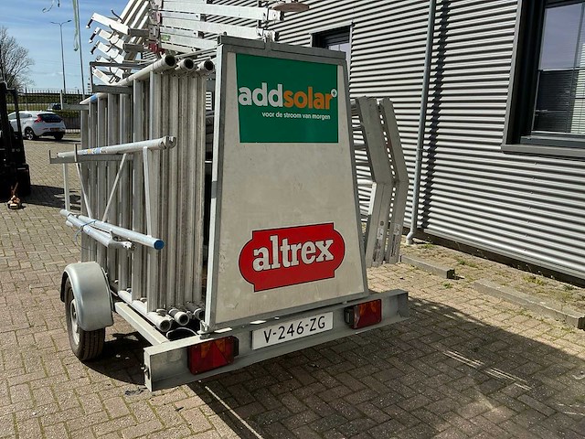 Altrex steigeraanhanger met asc steiger en aboma dakrandbeveiliging - afbeelding 12 van  15