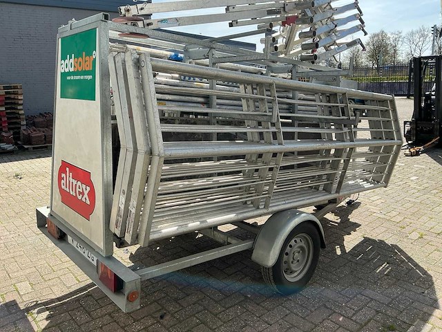 Altrex steigeraanhanger met asc steiger en aboma dakrandbeveiliging - afbeelding 14 van  15
