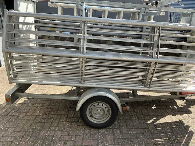 Altrex steigeraanhanger met asc steiger en aboma dakrandbeveiliging - afbeelding 15 van  15