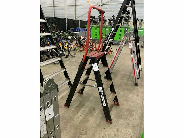 Altrex taurus 2x4 uitzettrap - afbeelding 1 van  4