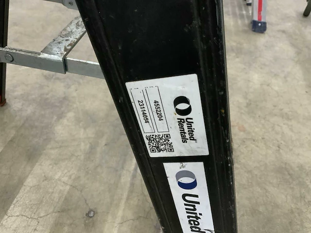 Altrex taurus 2x4 uitzettrap - afbeelding 2 van  4