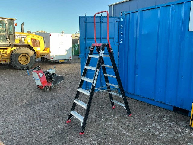 Altrex taurus tdo 7-nl trap - afbeelding 1 van  5