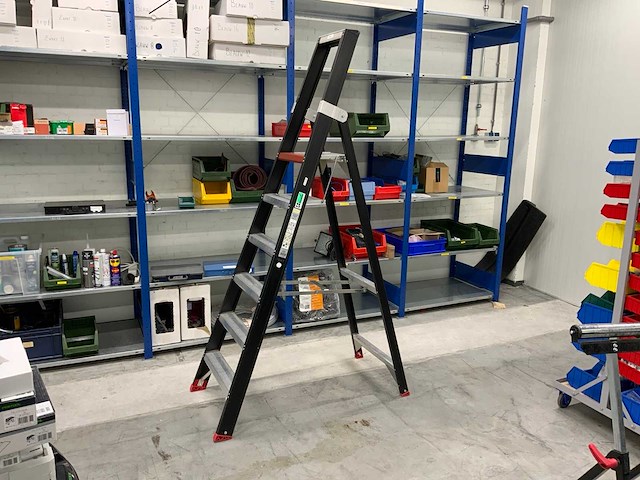 Altrex taurus tgb 6 uitzettrap - afbeelding 1 van  4