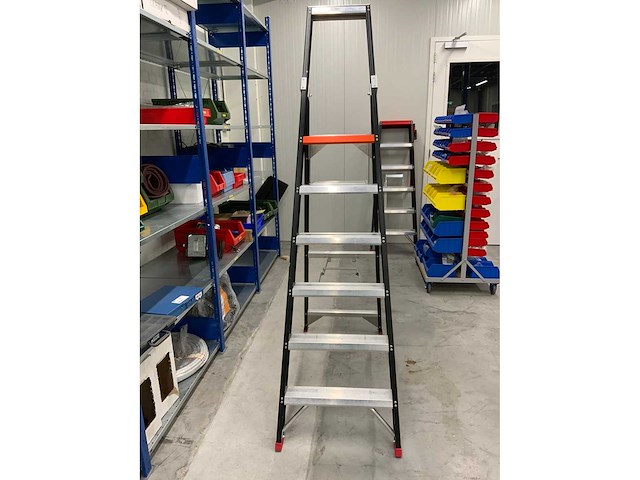 Altrex taurus tgb 6 uitzettrap - afbeelding 2 van  4