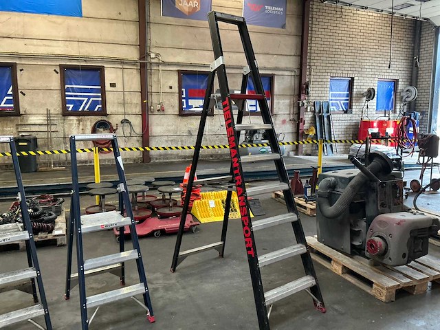 Altrex taurus tgb 7 uitzettrap - afbeelding 1 van  6