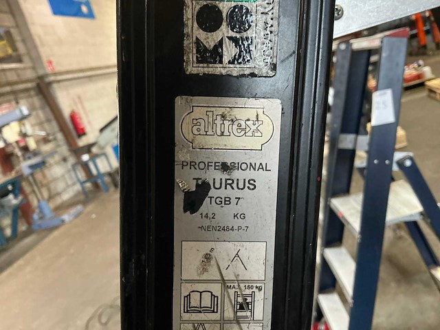 Altrex taurus tgb 7 uitzettrap - afbeelding 6 van  6
